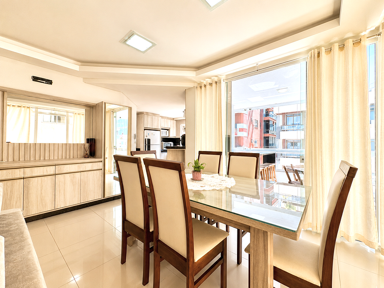 Vacation Rental 3 Suites in Meia Praia Itapema
