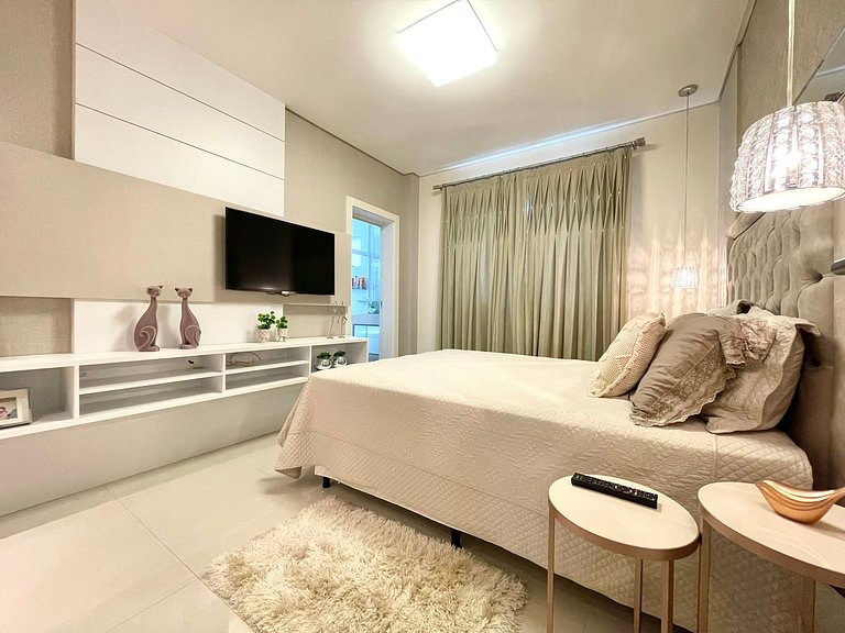 Apartamento de 3 Suites en Meia Praia Cerca del Mar