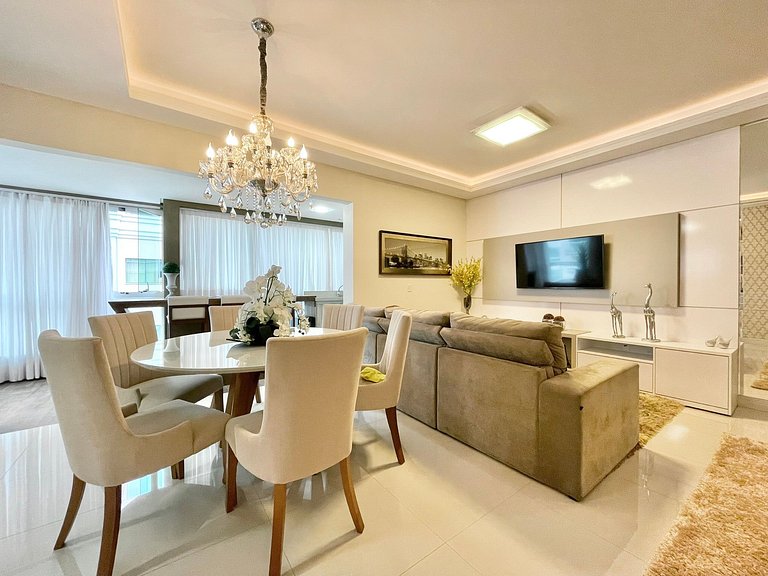 Apartamento 3 Suítes em Meia Praia | 300m da Praia