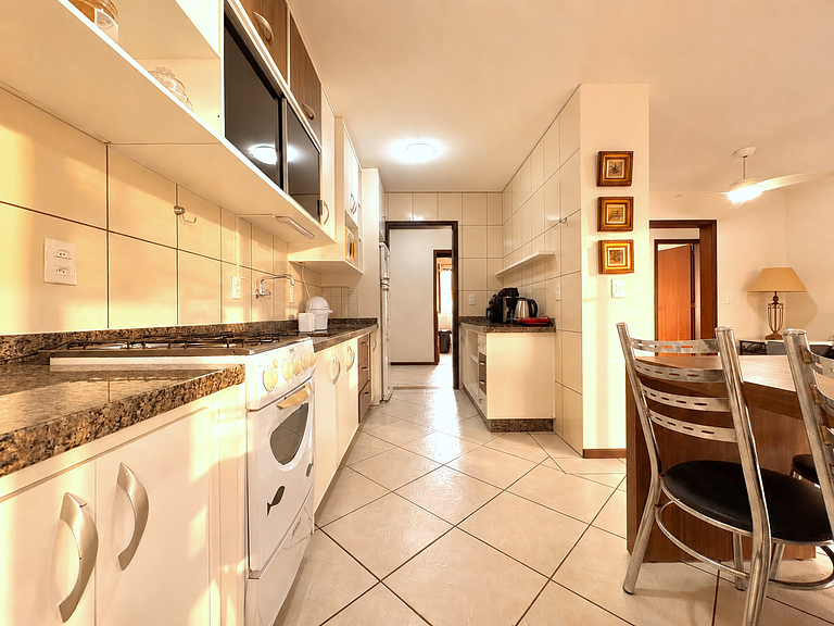 Vacation rental in Itapema: 3 bedrooms, near Hard Rock