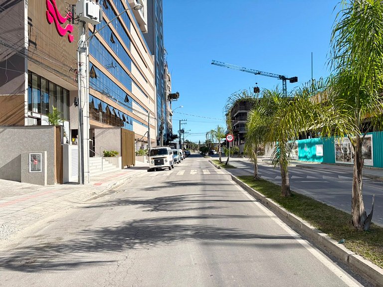 Sala 01 - Sala Comercial Nova para Aluguel em Perequê – 83 m