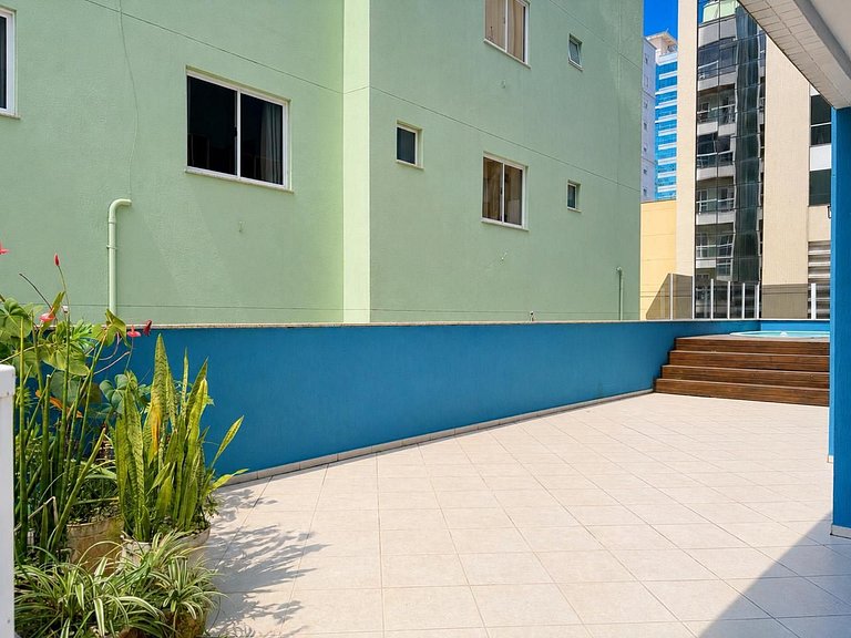 Aluguel Temporada Meia Praia com Piscina Privativa