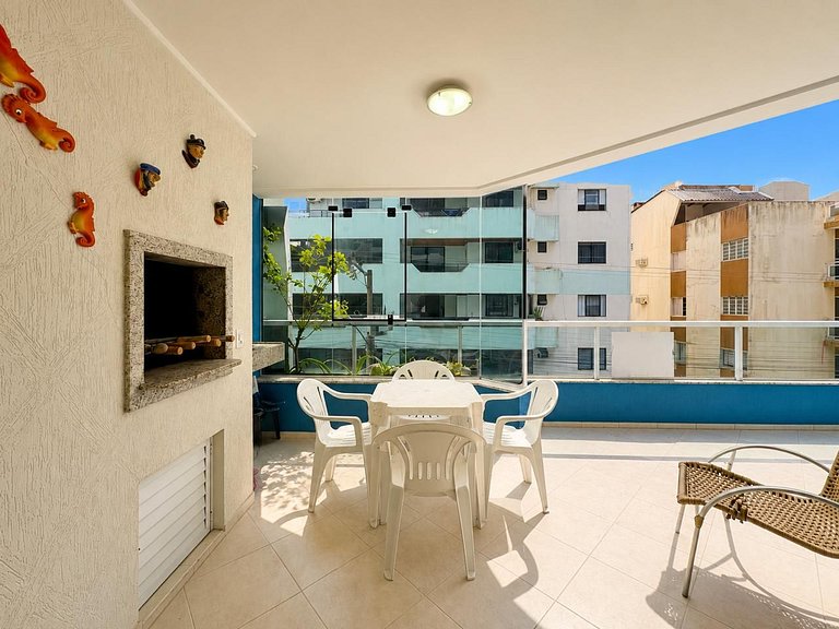Alquiler Vacacional en Meia Praia con Piscina Privada