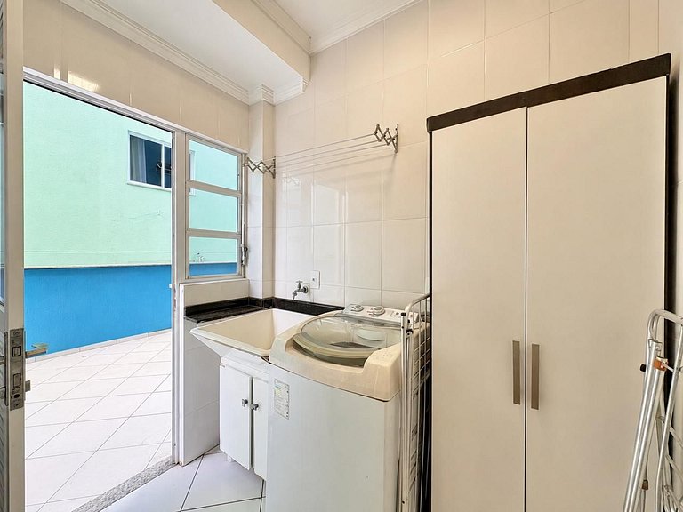 Alquiler Vacacional en Meia Praia con Piscina Privada