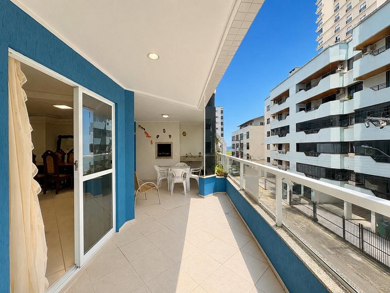 Alquiler Vacacional en Meia Praia con Piscina Privada