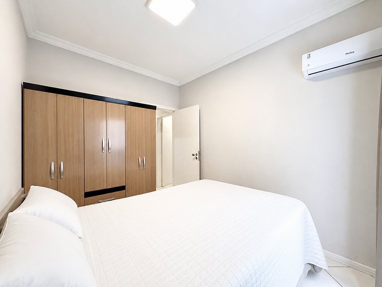 Vacation Rental in Meia Praia with Private Pool