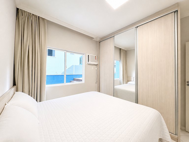 Alquiler Vacacional en Meia Praia con Piscina Privada