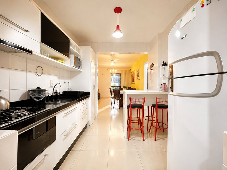 Vacation Rental in Meia Praia with Barbecue