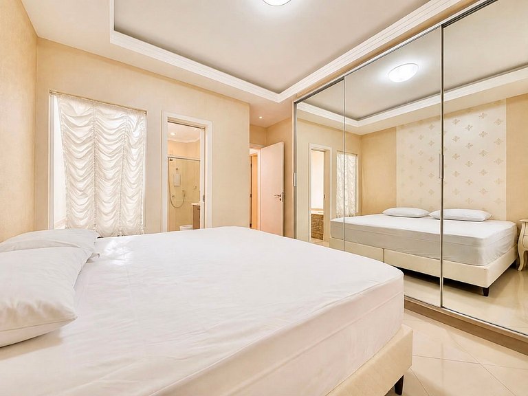 3-Suite Vacation Rental in Meia Praia Itapema