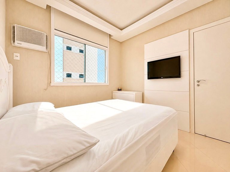 3-Suite Vacation Rental in Meia Praia Itapema