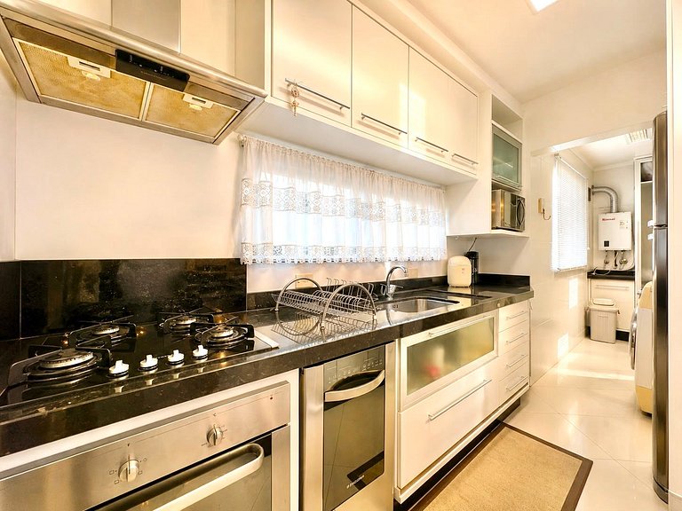 3-Suite Vacation Rental in Meia Praia Itapema