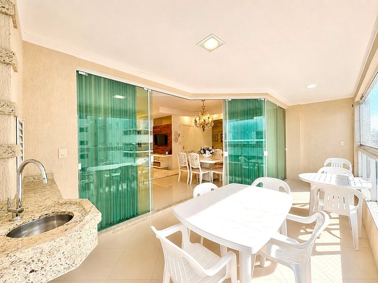 3-Suite Vacation Rental in Meia Praia Itapema