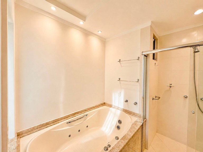 Alquiler Vacacional 3 Suites en Meia Praia Itapema Vista Mar