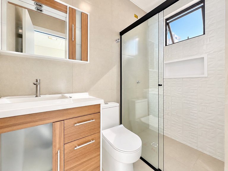 Apartamento com 2 suítes, semi-mobiliado e vista para o mar