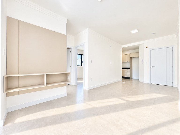 Apartamento com 2 suítes, semi-mobiliado e vista para o mar