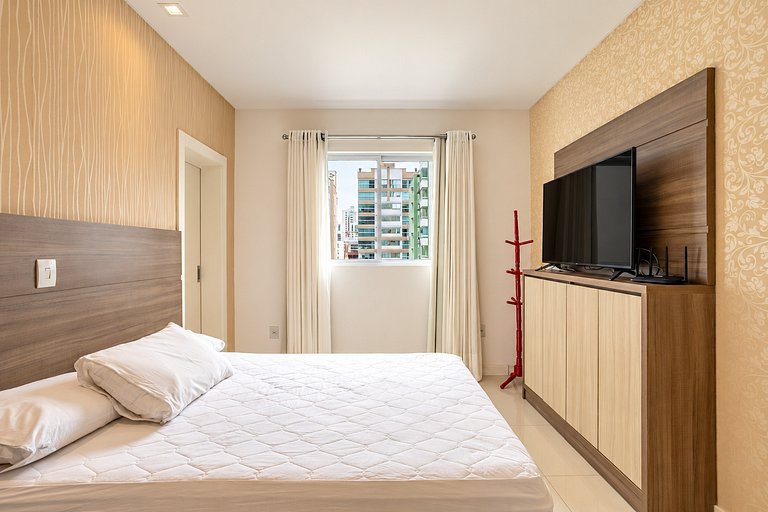 Título SEO: Vacation Rental in Meia Praia 3 Suites