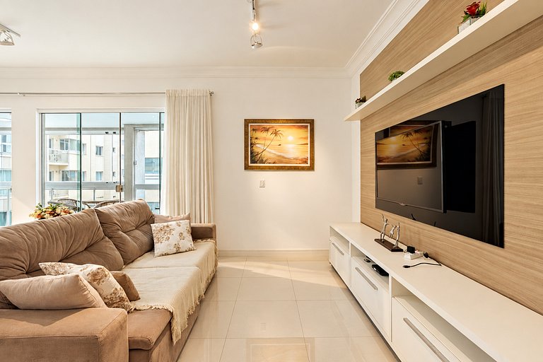 Título SEO: Vacation Rental in Meia Praia 3 Suites