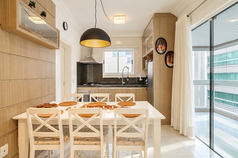 Título SEO: Alquiler Vacacional en Meia Praia 3 Suites