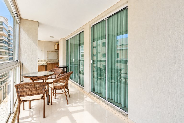 Título SEO: Alquiler Vacacional en Meia Praia 3 Suites
