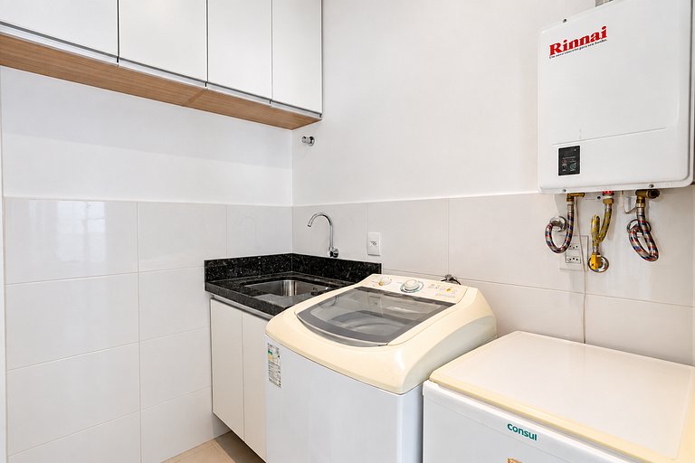 Título SEO: Alquiler Vacacional en Meia Praia 3 Suites